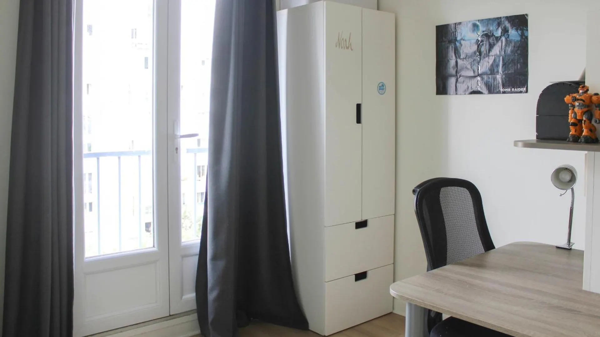 Through Apartment - Place De La Reunion Paris